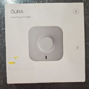 Oura Ring 4 Charging Dock in White